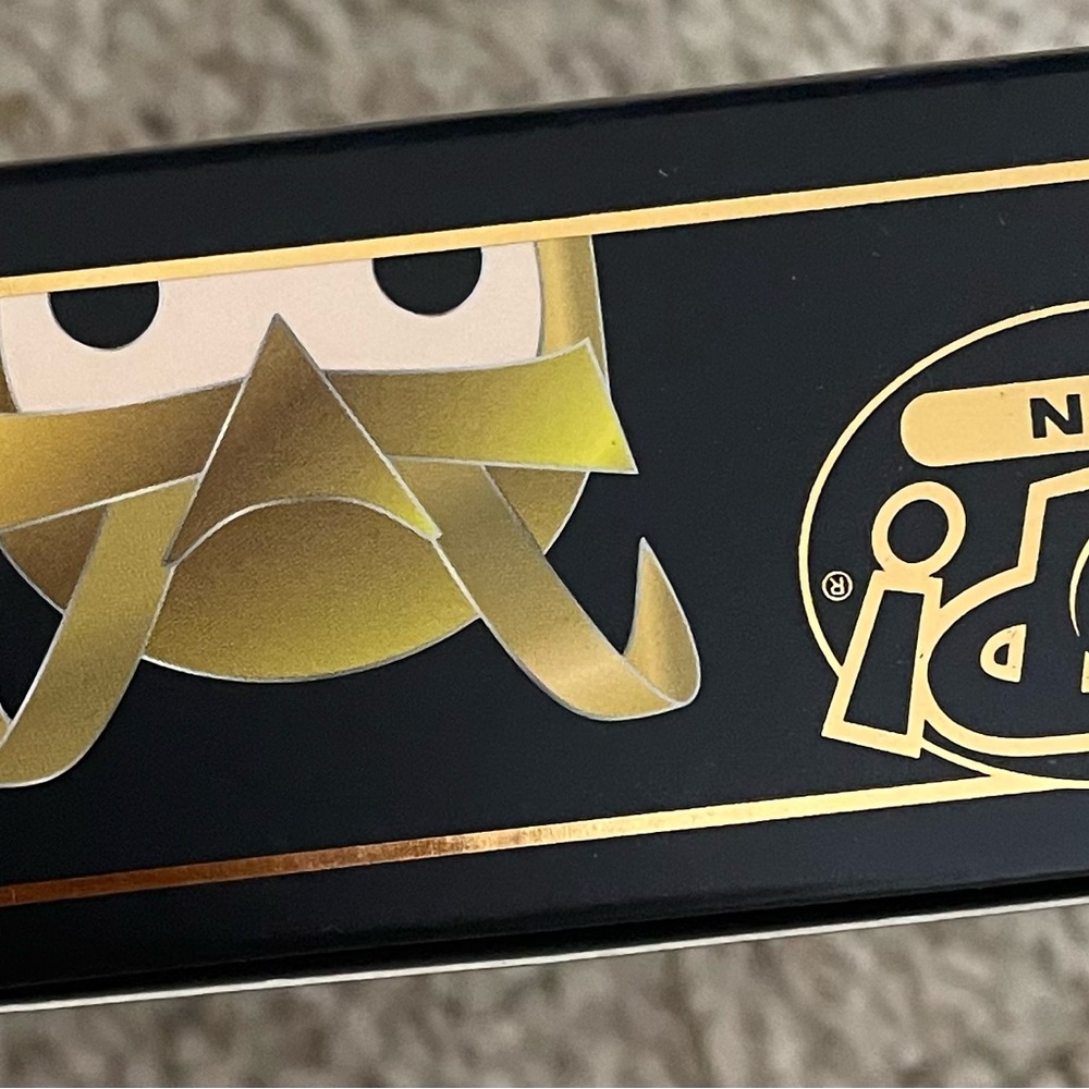 Pop Marvel Loki Pin - Picture 3 of 4